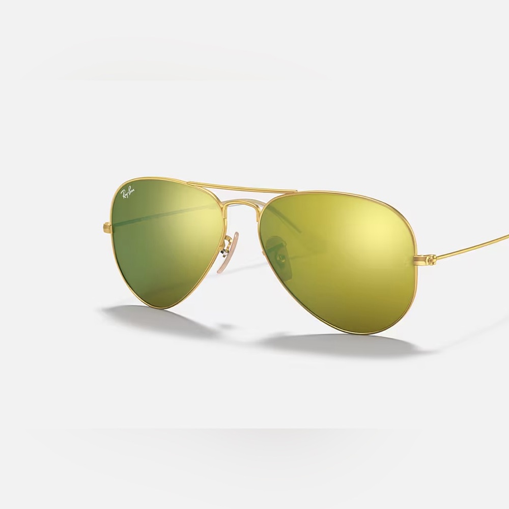 New Ray-Ban Gold Aviator Sunglasses